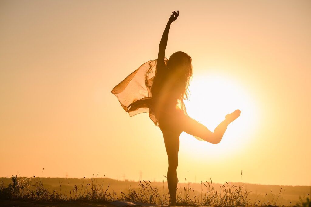 beneficio del yoga: positivismo